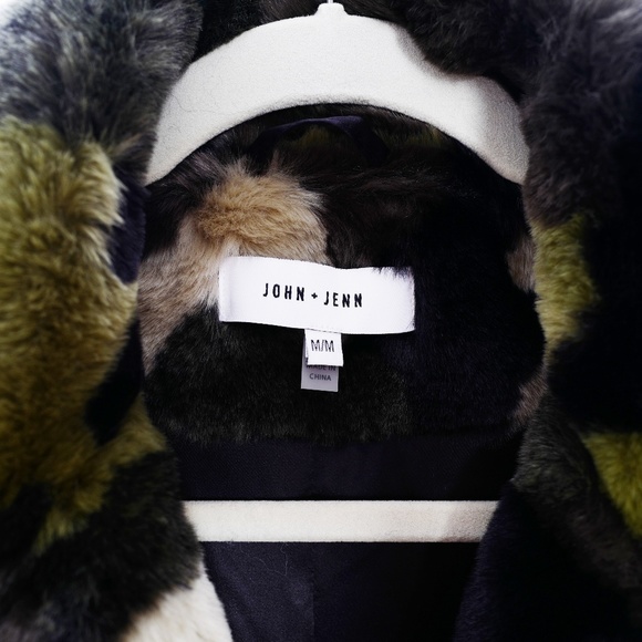 John & Jenn by Line Faux Fur Camp Coat - Size Med - Picture 5 of 7